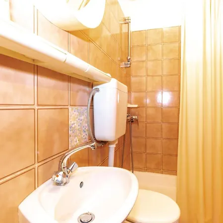 Apartament Cozy In With Wifi Novi Vinodolski