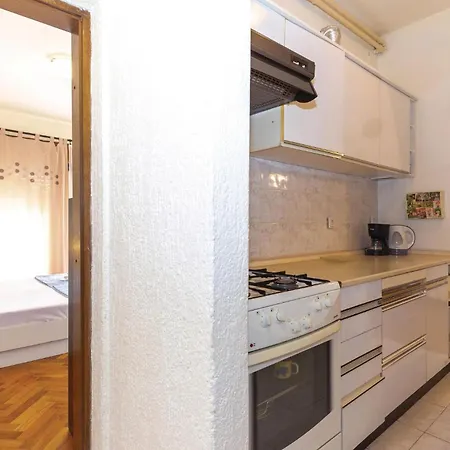 Lovely Apartment In Novi Vinodolski *