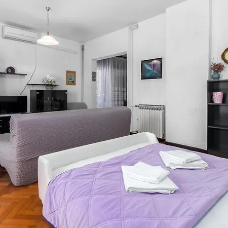 Lovely Apartment In Novi Vinodolski * Novi Vinodolski