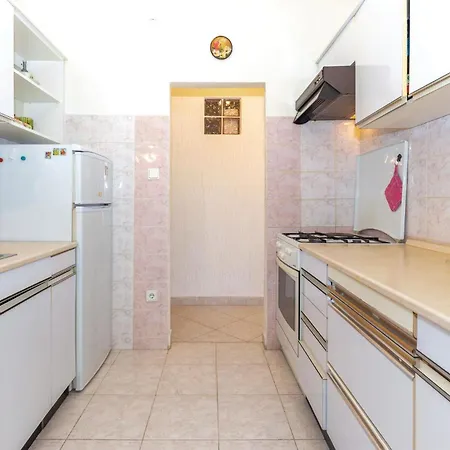 Lovely Apartment In Novi Vinodolski