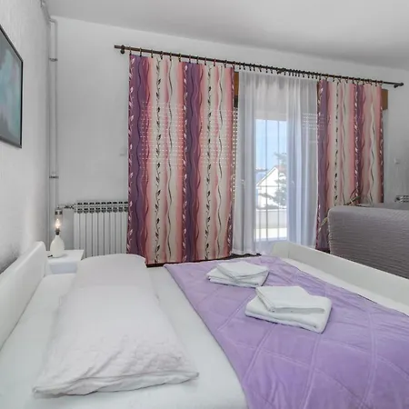Lovely Apartment In Novi Vinodolski *