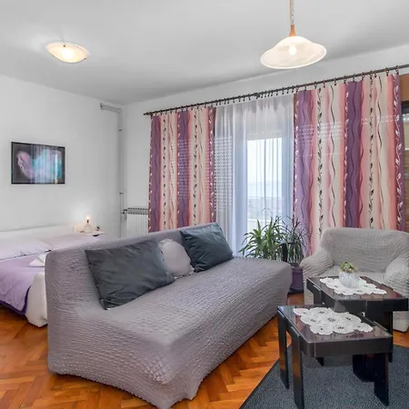 Lovely Apartment In Novi Vinodolski * Novi Vinodolski